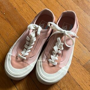 Vans - pink ultracush lace ups